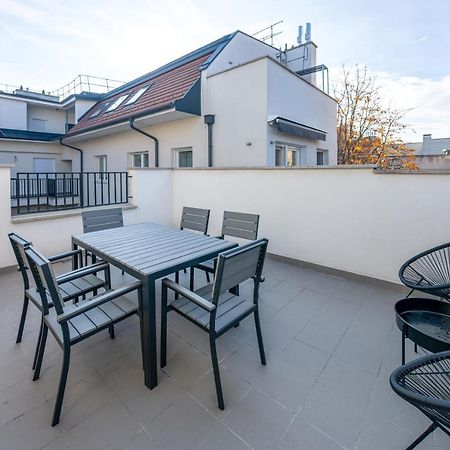 Lovag 12 Terrace Designer Home ブダペスト エクステリア 写真